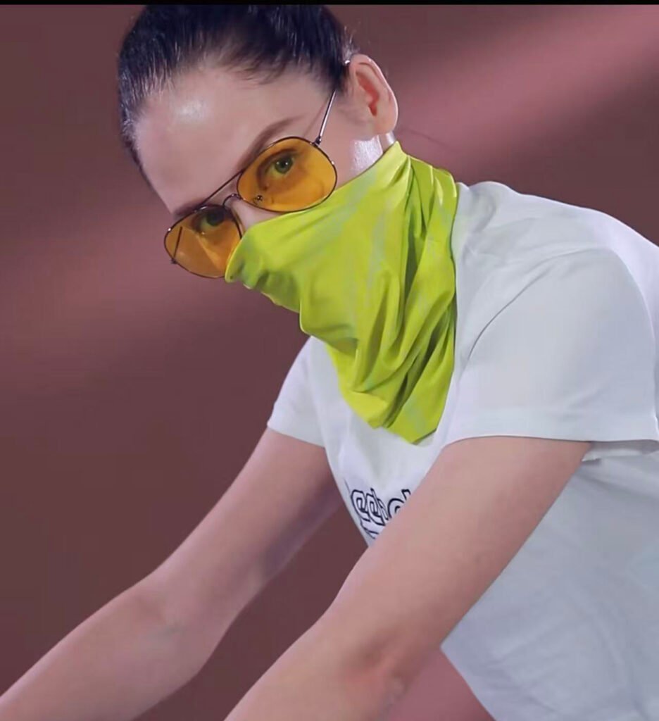 12 Ways to Wear a Neck Gaiter: The Ultimate Guide (Approved by Manufacturer) 2 19547586433431066D0573D75ED6D431