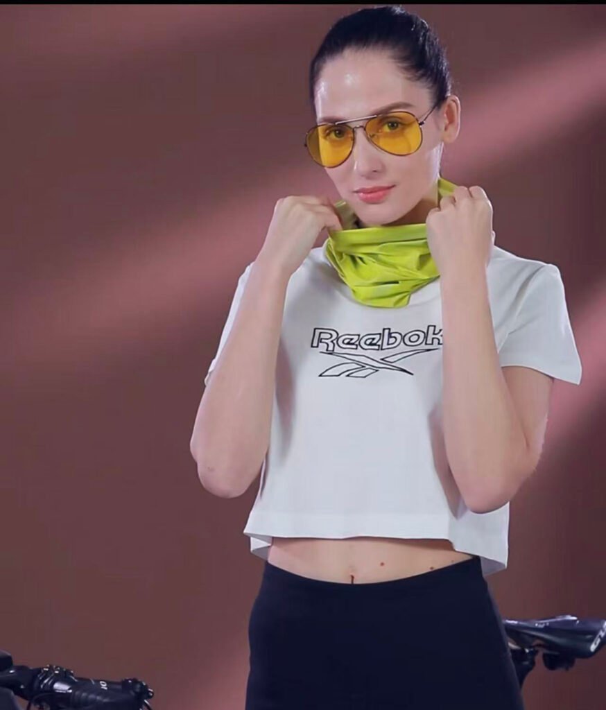 12 Ways to Wear a Neck Gaiter: The Ultimate Guide (Approved by Manufacturer) 6 BFE257124F0737FBBB9D4011256723DC