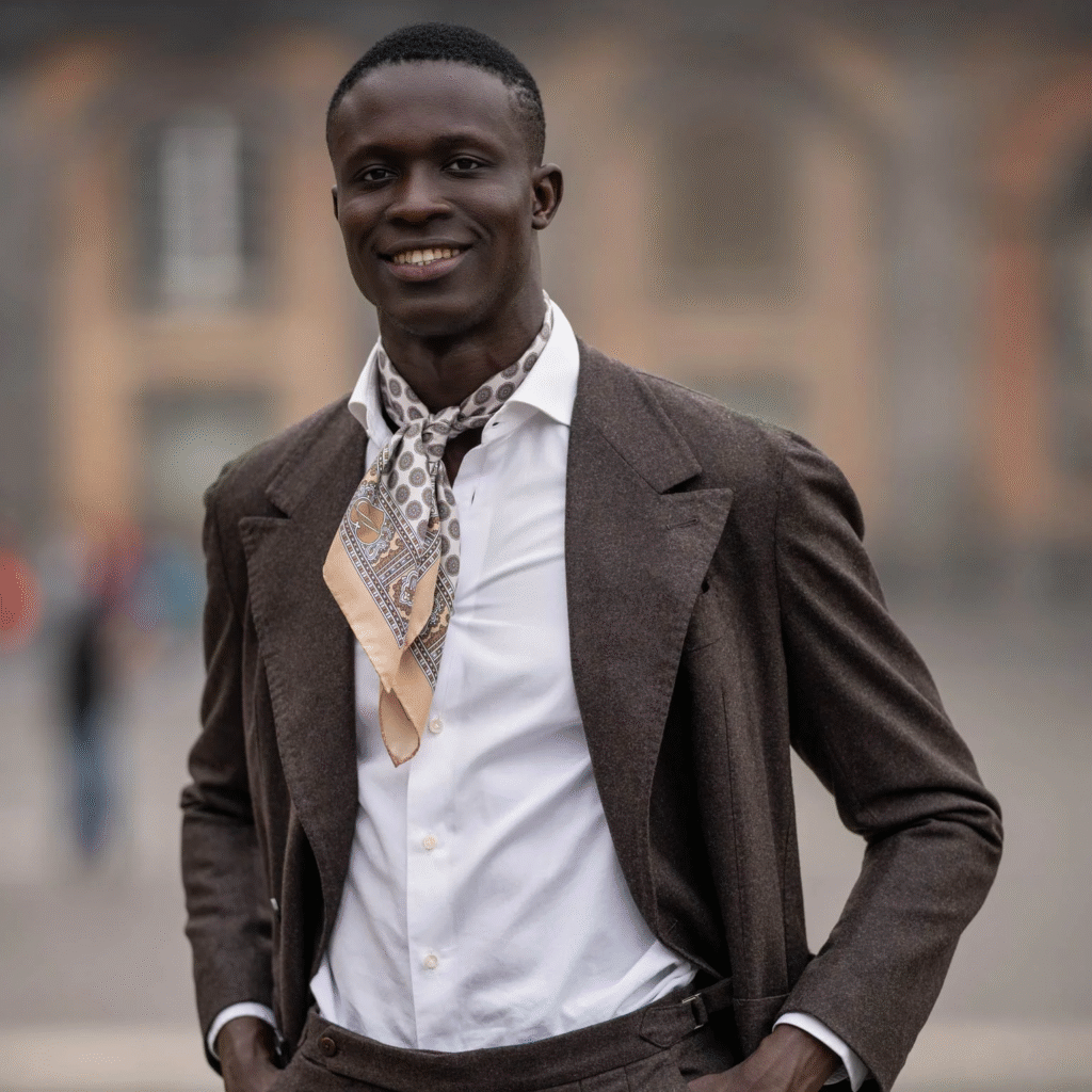 How to Wear a Men's Silk Scarf: 8 Essential Styles to Master 7 微信图片 20251028143904 86 4