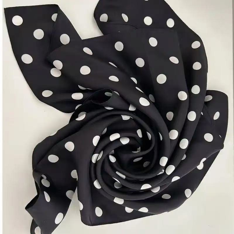 The Ultimate Guide: How to Choose French Scarves for Women 3 微信图片 20251030150749 481 10