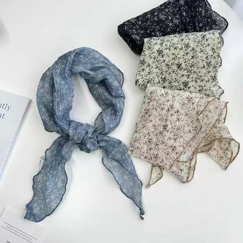 The Ultimate Guide: How to Choose French Scarves for Women 4 微信图片 20251030150750 482 10