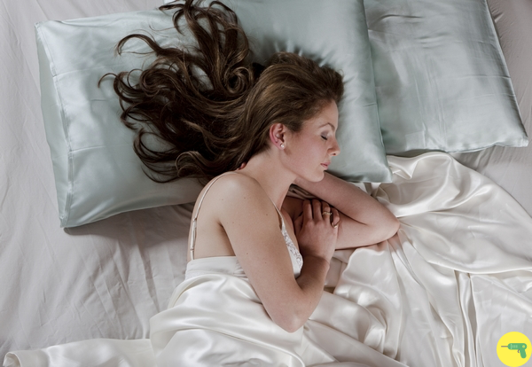 Benefits of silk pillowcase for skin and hair hypoallergenic mulberry silk bedding