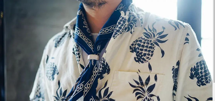 The 90s Bandana Trend Is Back — and It’s Basically a Styling Cheat Code 1 微信图片 2025 12 01 170644 008